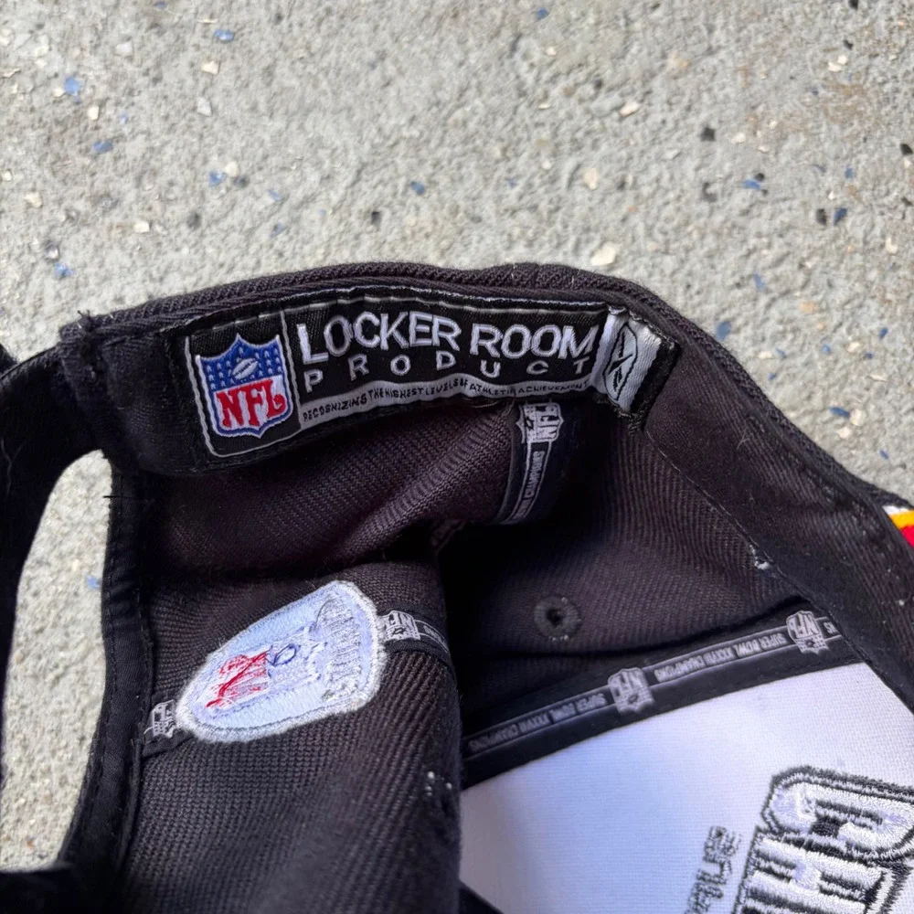Reebok New England Patriots Super Bowl XXXVIII Champions Locker Room Hat Cap